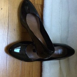 Womens Size 7.5M Clark’s Black Patent Leather Pumps